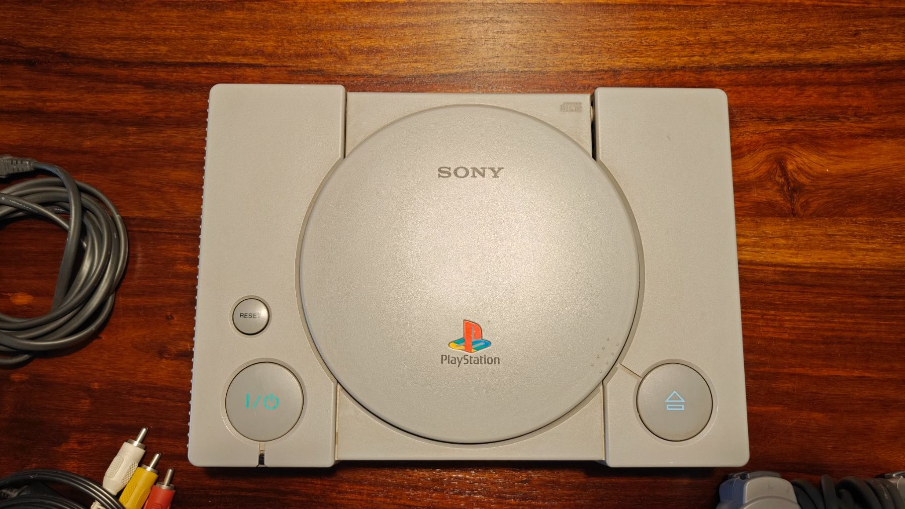 Sony Console: Sony PlayStation 1 Konsole SCPH-5502 mit Controller – Usato da Kleinandelfingen venduto da RetroDomi 1