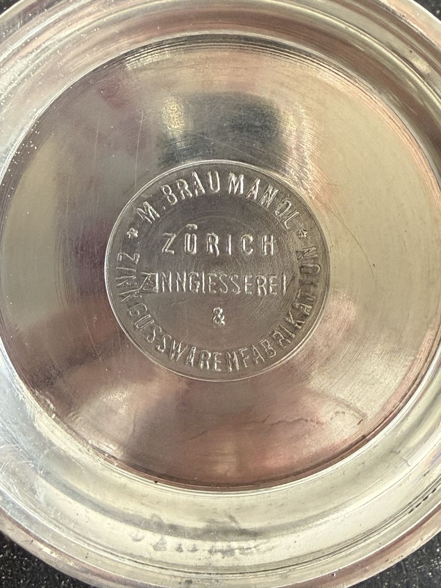 Bicchieri: Alter Bierkrug mit Zinndeckel EBERL-BRÄU MÜNCHEN – Usato da Konolfingen venduto da petzipetz 5