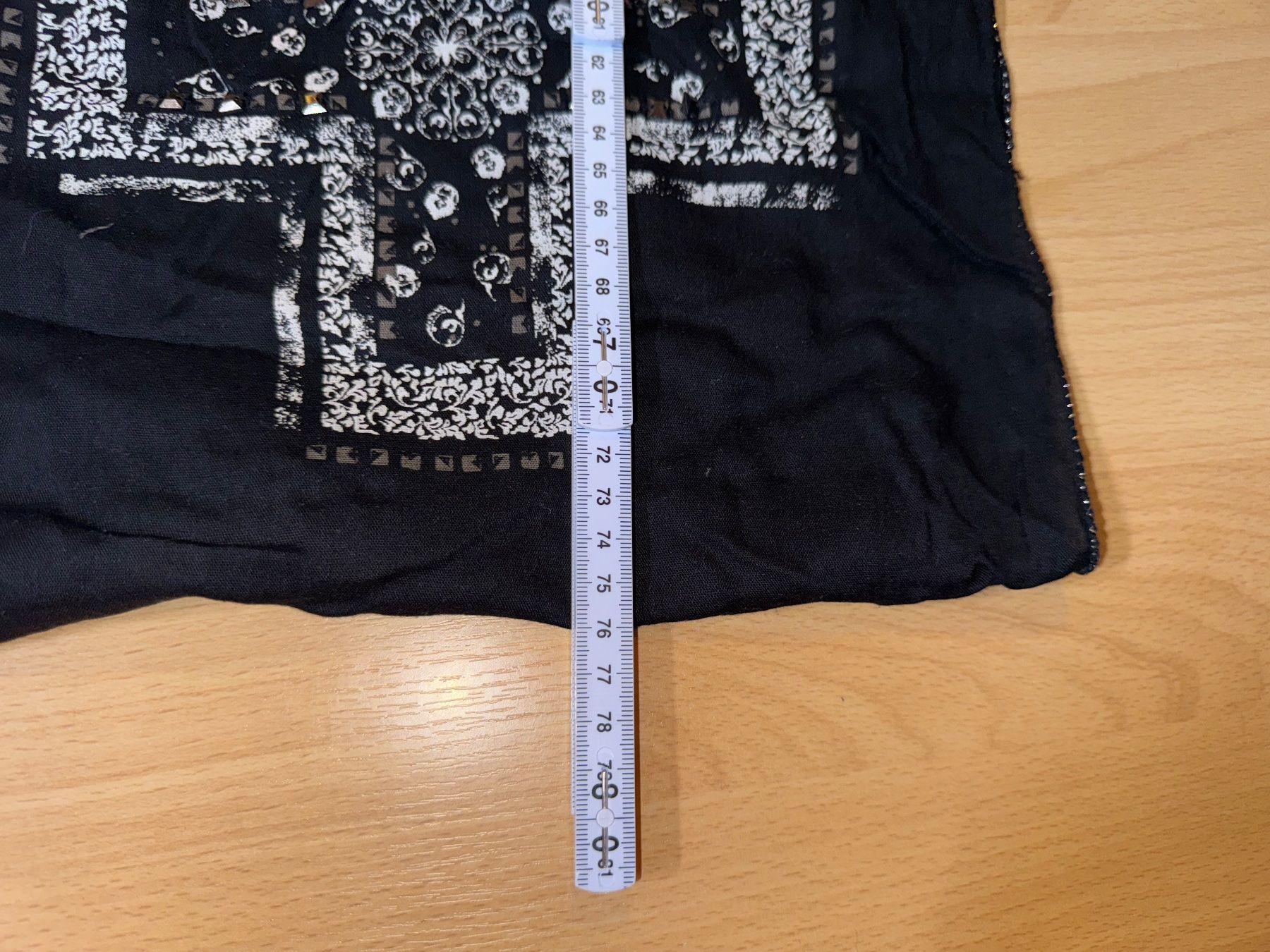 Cecil Foulards, Tücher & Schals: Schöner Schlauchschal Loop mit Steinen von Cecil – Gebraucht aus Grosswangen von shoes.bags.and.co 2
