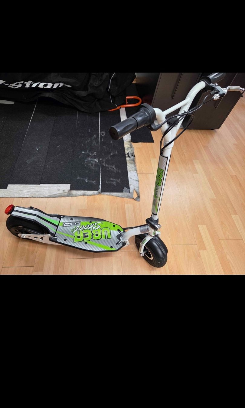 Elektromobile: Uber scooter 300s – Gebraucht aus Kleindöttingen von audi110 1