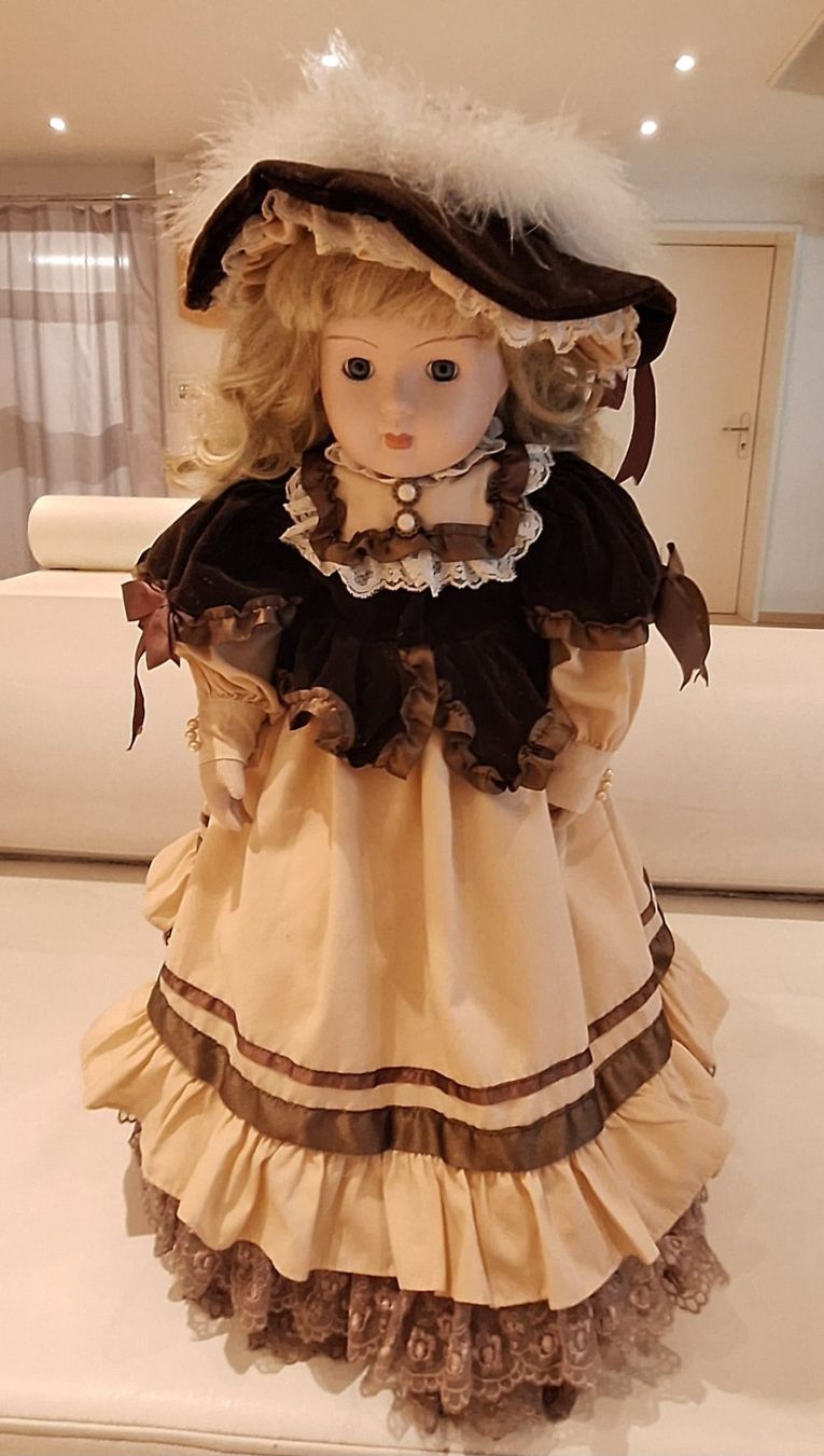 Puppen: Sammlerpuppe – Neu (gemäss Beschreibung) aus Luzern von ire_rq7s