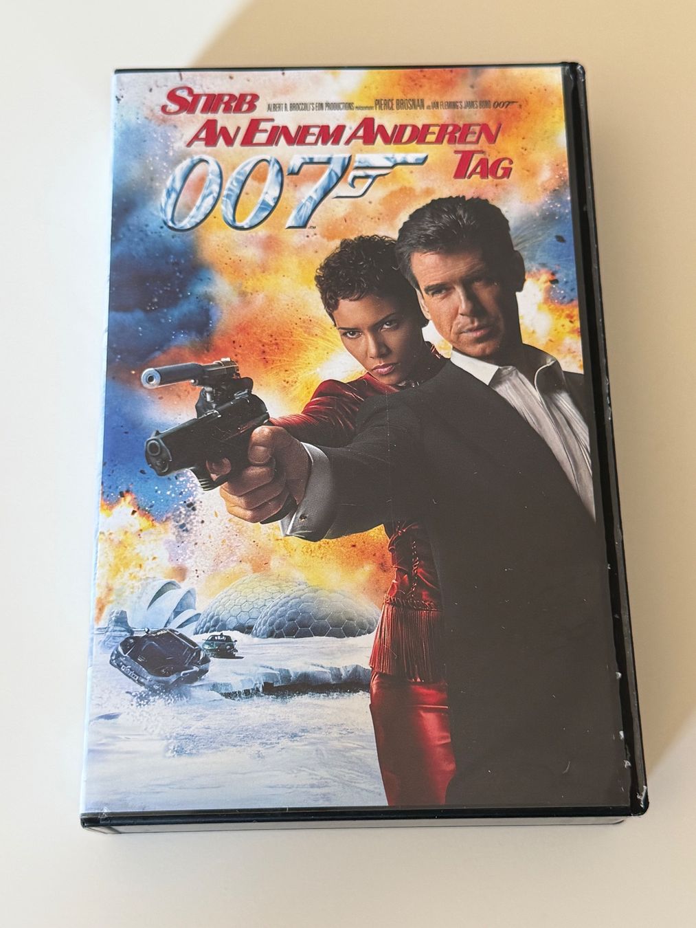 Tutti i VHS: 007 James Bond Stirb An Einem Anderen Tag – Usato da Altstätten SG venduto da sheamus 1