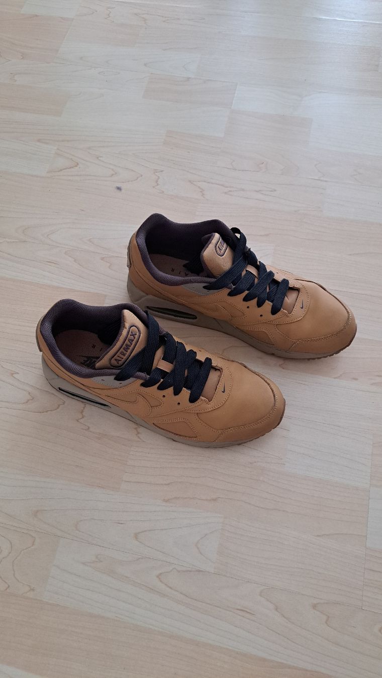Nike Herrenschuhe: Schuhe – Neu (gemäss Beschreibung) aus Winterthur von 1977Ferrari