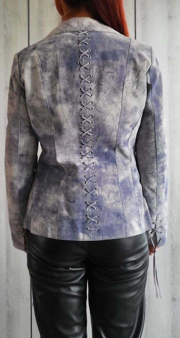 Giacche: Veste en daim pour femme. – Usato da Neuchâtel venduto da wikit 1