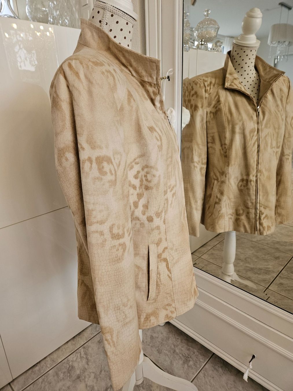 Giacche: Bequeme Jacke Blazer Grösse 38 Beige Leopardmuster – Usato da Gossau ZH venduto da fashiontwo 4