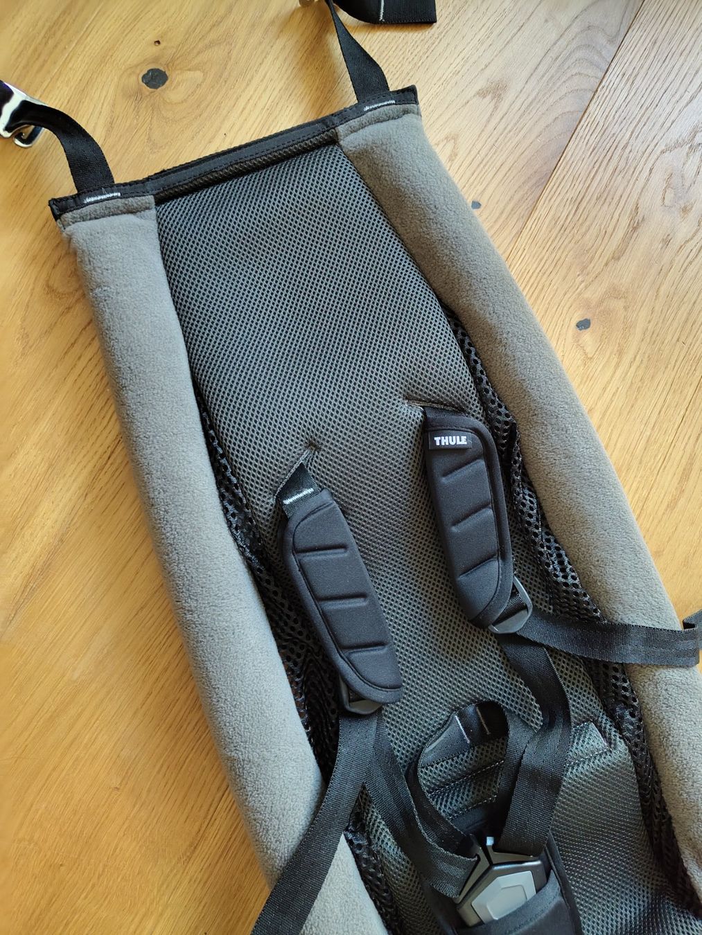 Thule Anhänger: Thule Infant Sling – Gebraucht aus Rheinfelden von val_bw9m 1