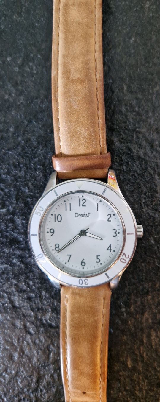 Orologi: DressT Damenuhr mit Lederarmband – Usato da Gasel venduto da sale65 1