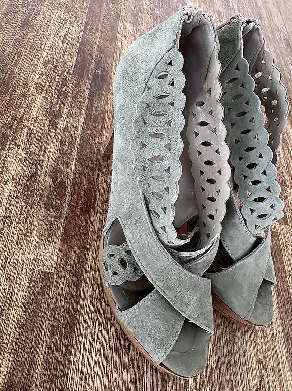 Damenschuhe: Damen Schuhen gr. 38 – Gebraucht aus Hinwil von camposlu