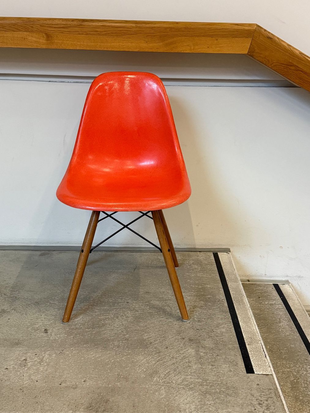 Eames Chaises: Vitra Eames Herman Miller Sidechair Redorange – D'occasion à Thalwil par Catha10 1