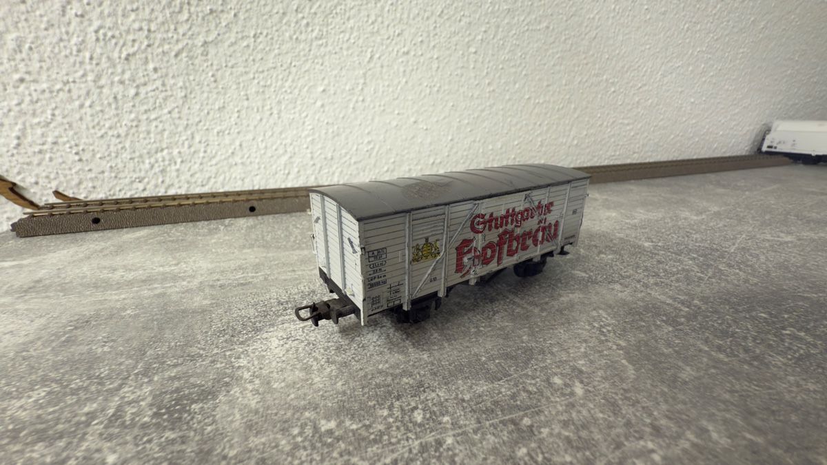 Modelleisenbahnen: Roco Güterwagen "Gruttagäss-Eichhofbräu" H0 / DC – Gebraucht aus Schlieren von rat_lq6b 1
