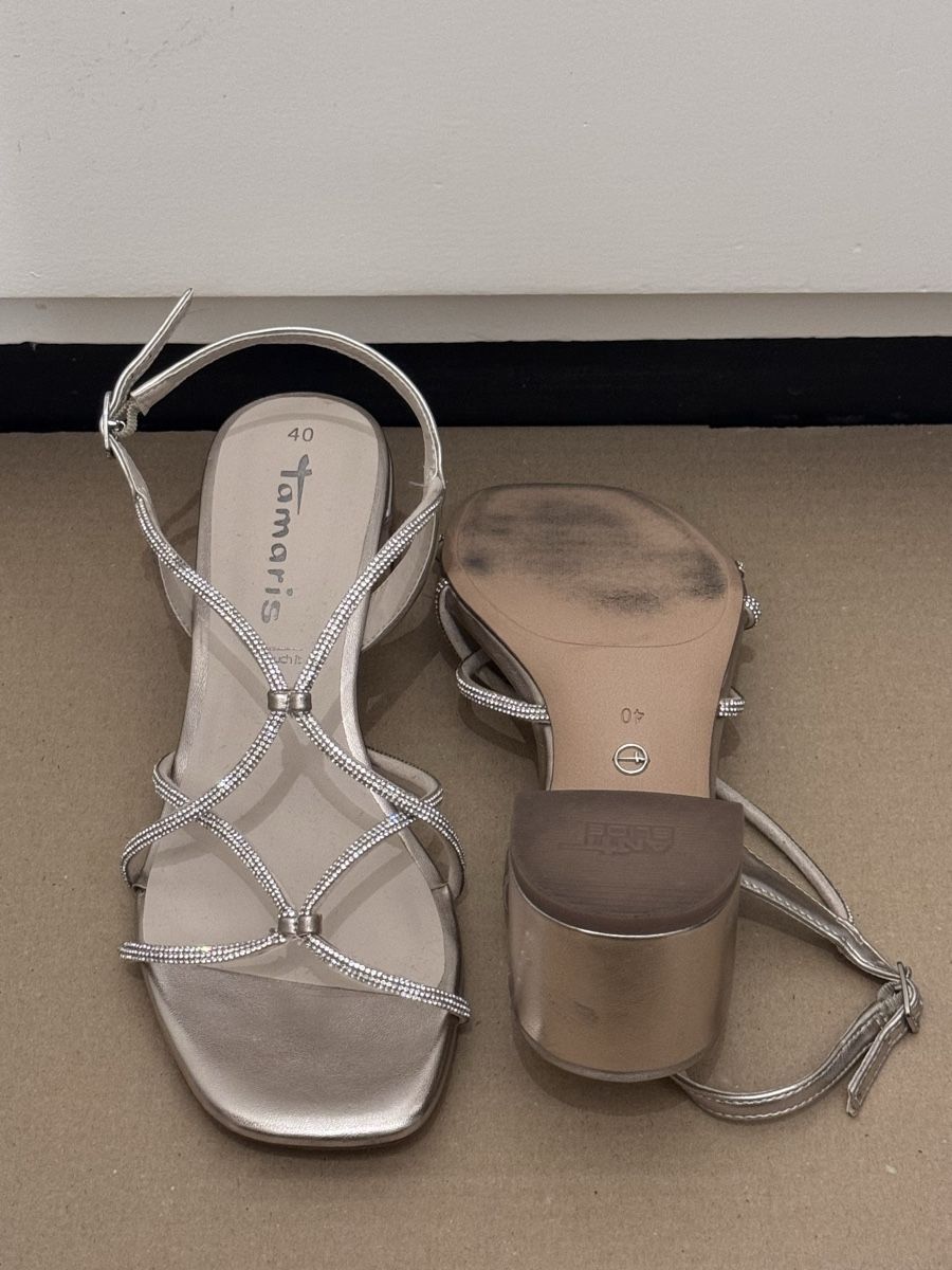 Tamaris Scarpe da donna: Tamaris Sandalen silber Grösse 40 – Usato da Basel venduto da ori_w7wq 3