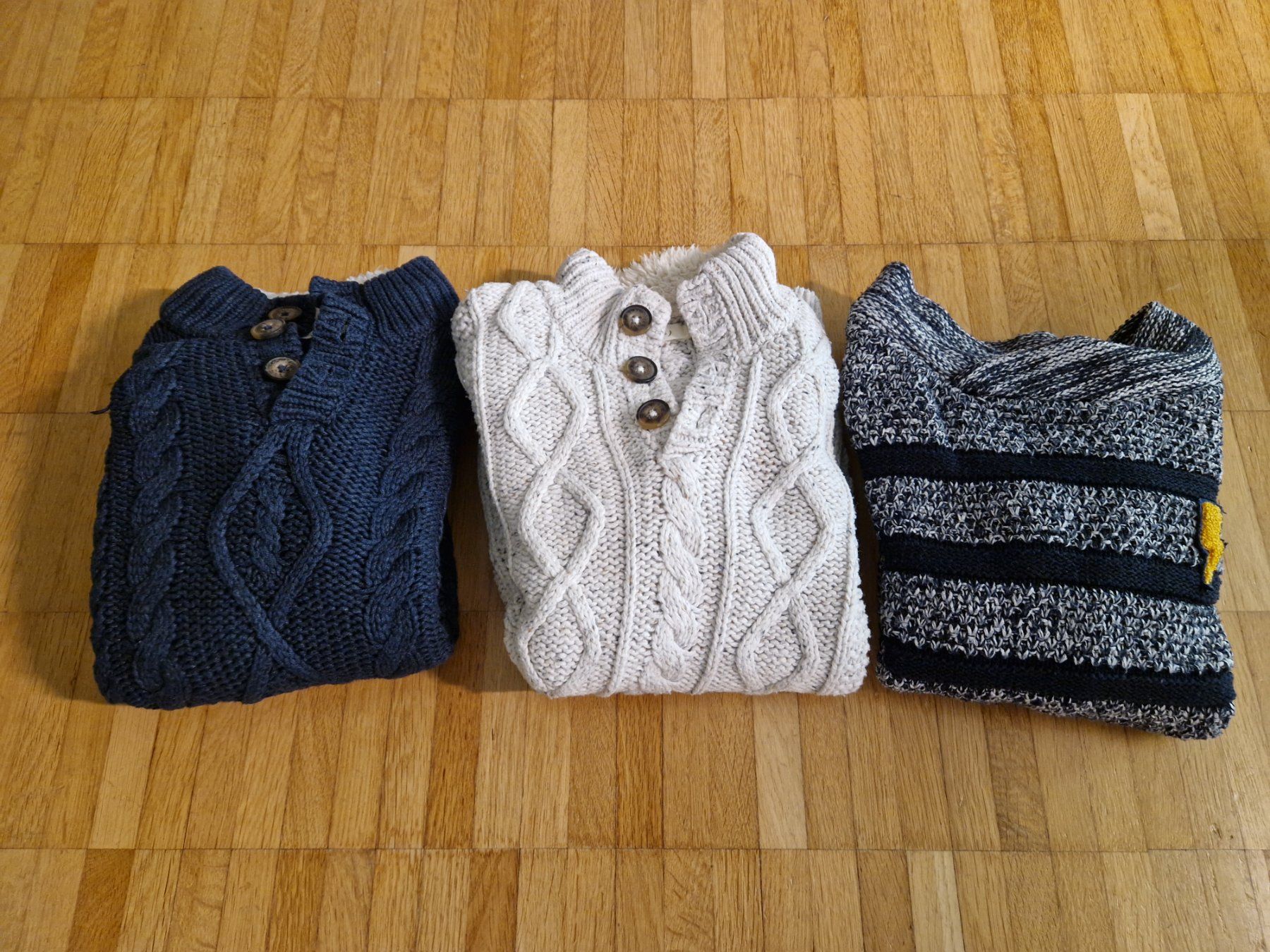 Maglioni & Felpe: 3x Pullover Gr.110 (Sfera) – Usato da Luzern venduto da Prusil