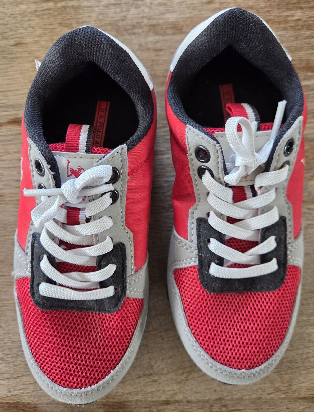 US Polo Schuhe für Jungen: Neue U.S. Polo Assn. Sneaker low. Gr. 25 – Neu und originalverpackt aus Fraubrunnen von amaree313