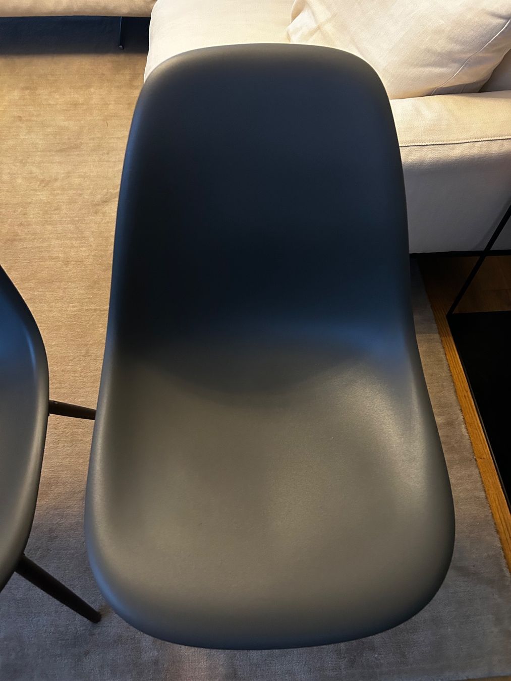 Vitra Stühle: 4x Original Eames DSW Granitgrau Vitra – Gebraucht aus Murten von MPAG3280 1