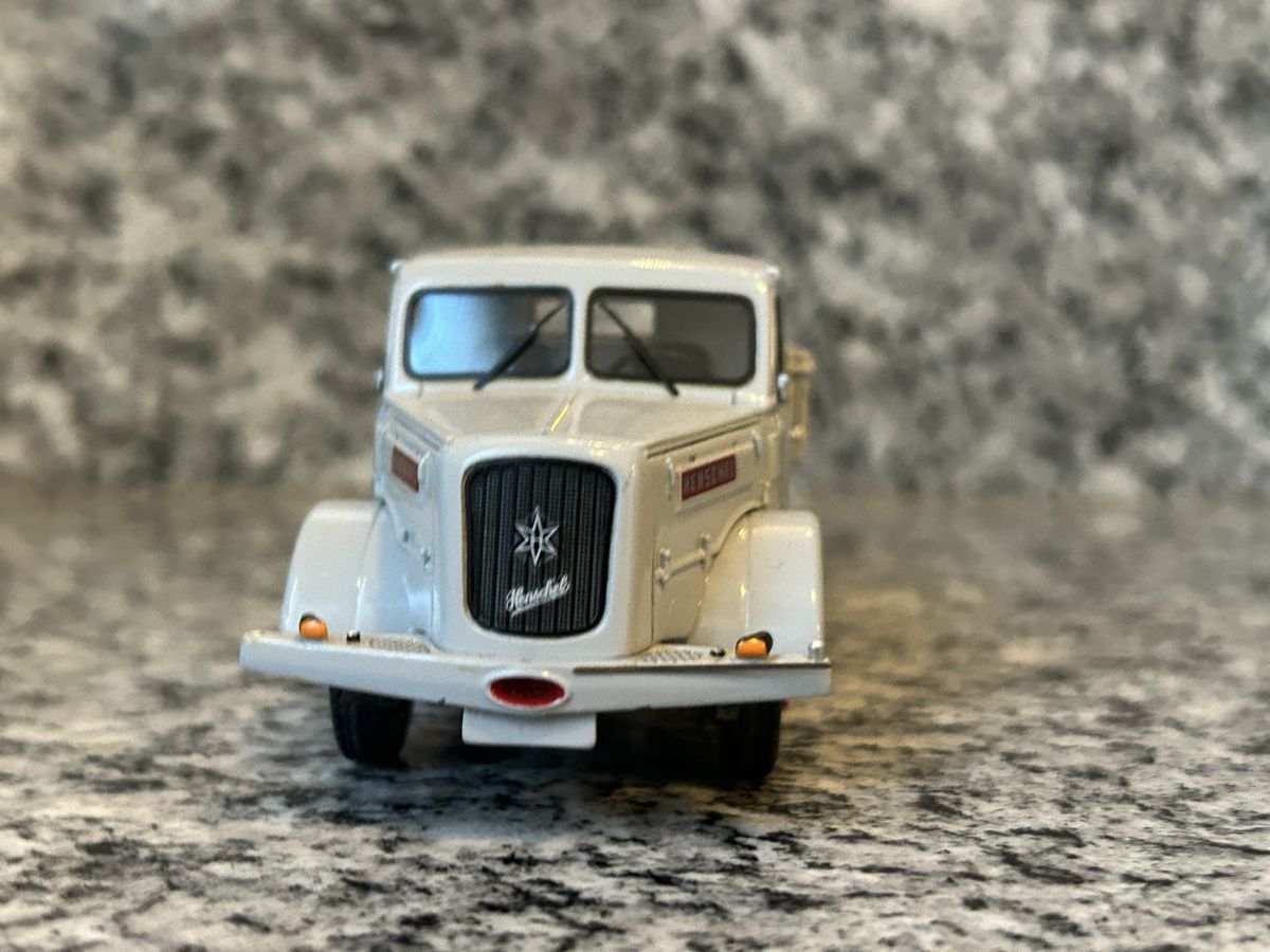 Modellbausätze & Standmodelle: Henschel, 1:50 – Gebraucht aus Horw von Tigercat635