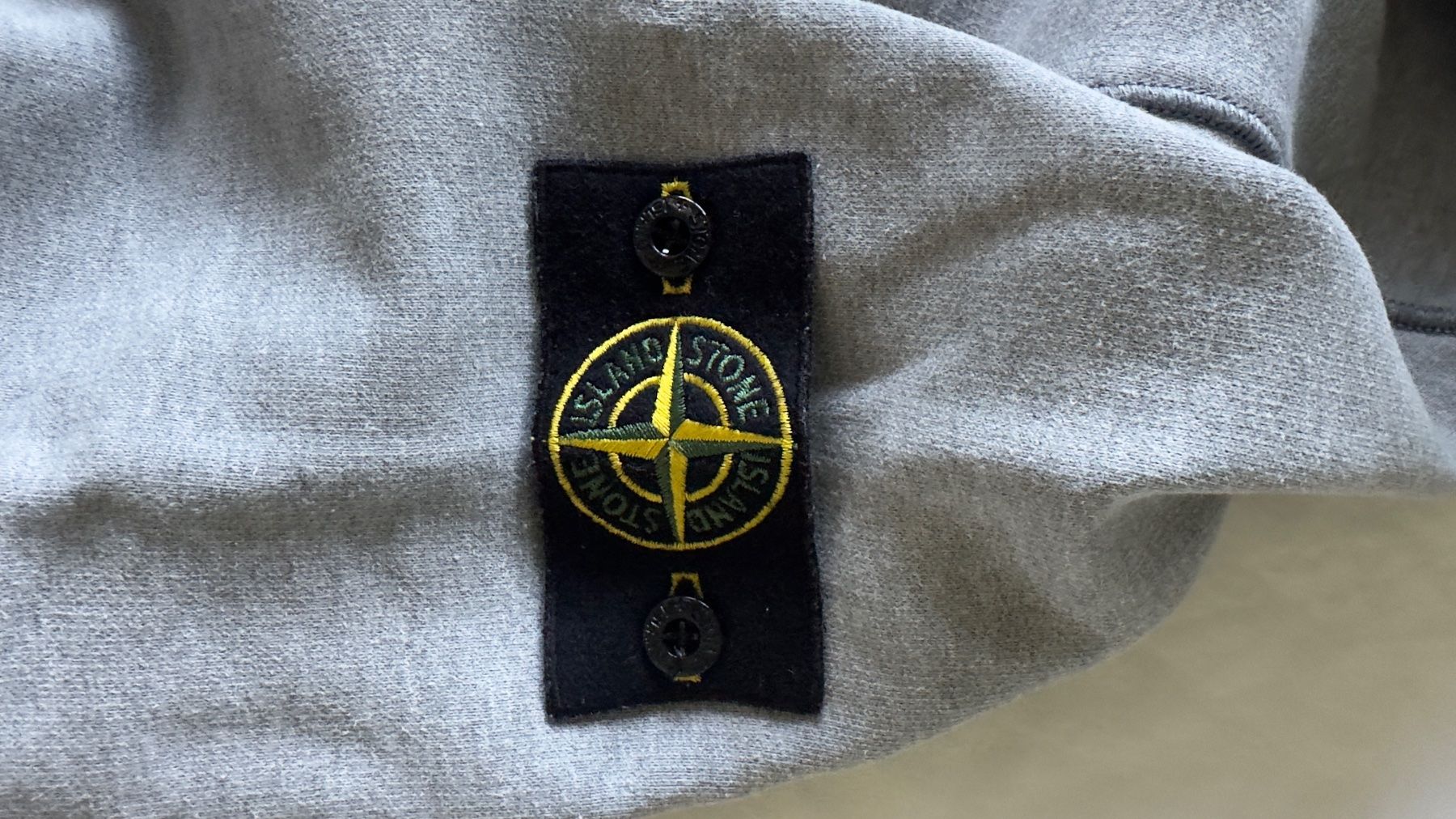 Stone Island Pullover & Sweatshirts: Kapuzenpullover  Stone Island – Gebraucht aus Ponte Capriasca von Zoezoe16 1