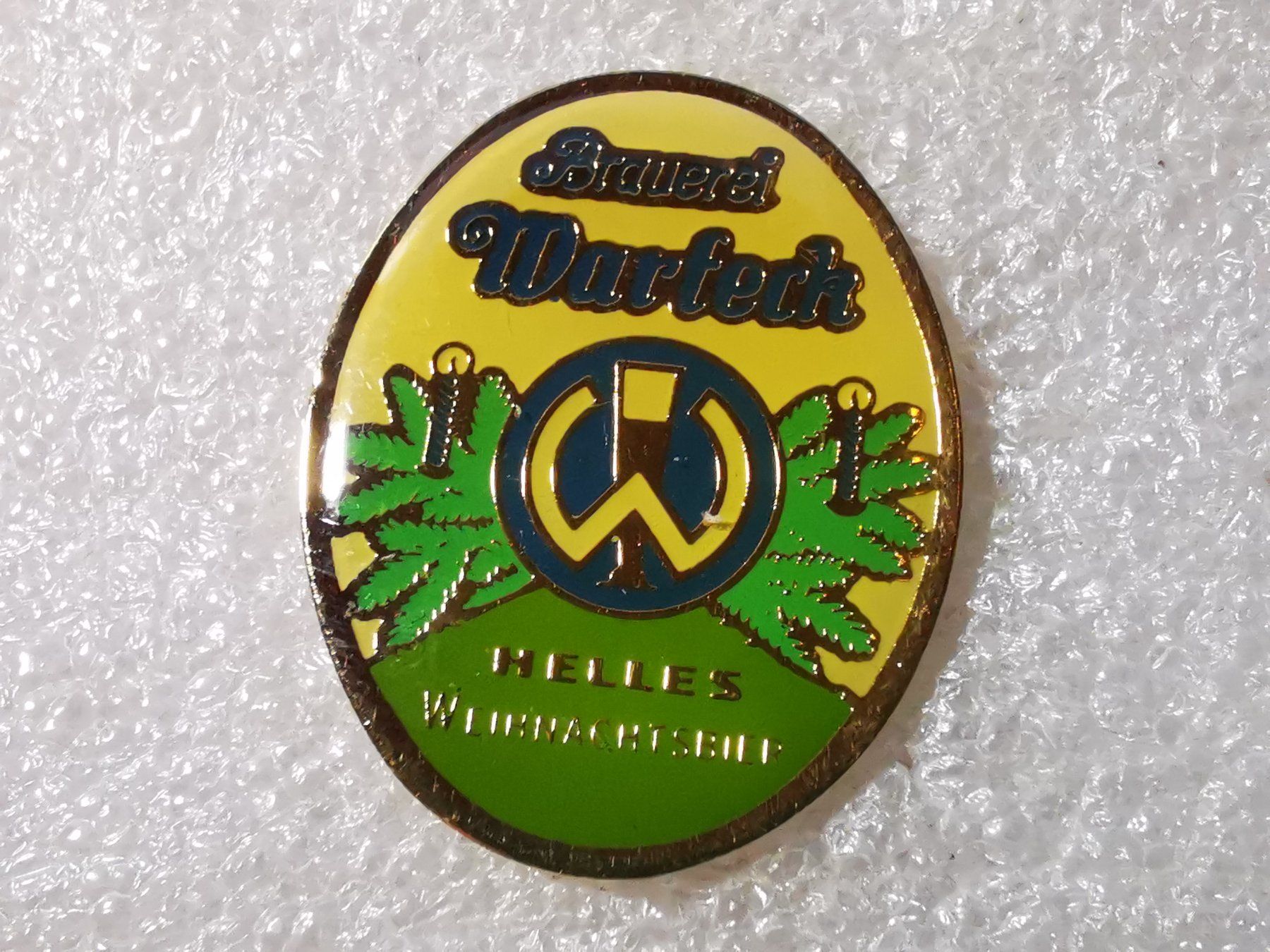 Placchette & Badge: Ansteckpin 23: Warteck Helles Weihnachtsbier – Usato da Oppligen venduto da Pin-Fall-Shop