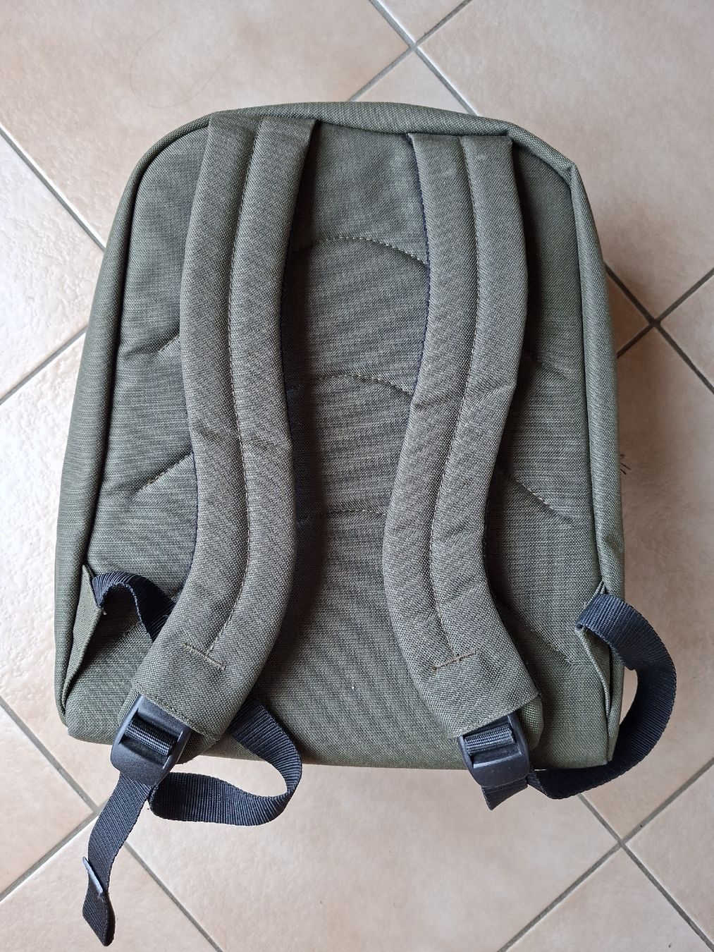Schweizer Armee Zaini: Schweizer Armee Militär Rucksack – Usato da Schwanden Sigrisw venduto da len_9yqg 1