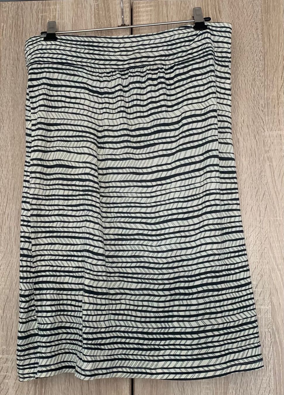 Max Mara Röcke: Weekend Max Mara Jupe Grösse S Jersey offwhite schwarz – Gebraucht aus Nussbaumen AG von brigitebardot 2