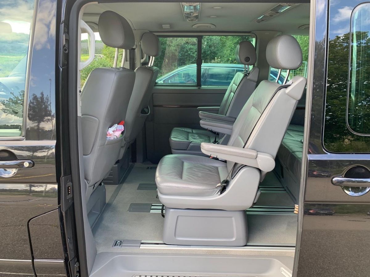 VW Automobili: VW Multivan Highline 2.5 TDI Automat 174 PS – Usato da Oberwil BL venduto da Samsung010 7