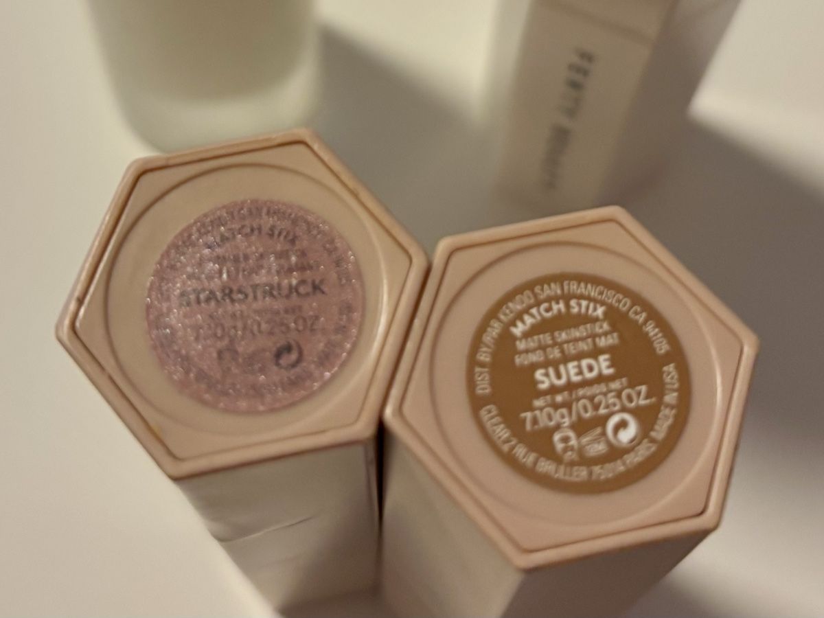 Sephora Make-up: Fenty Beauty Set: Primer, Pinsel, 2 Match Stix – Usato da Baden venduto da Tiffany6878 5