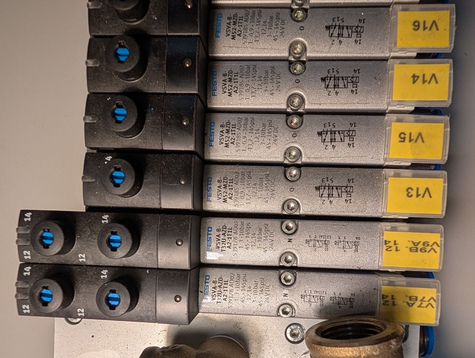 Festo Altro per industria metallurgica: Ventilinsel Festo – Usato da Hinterkappelen venduto da thelars 1