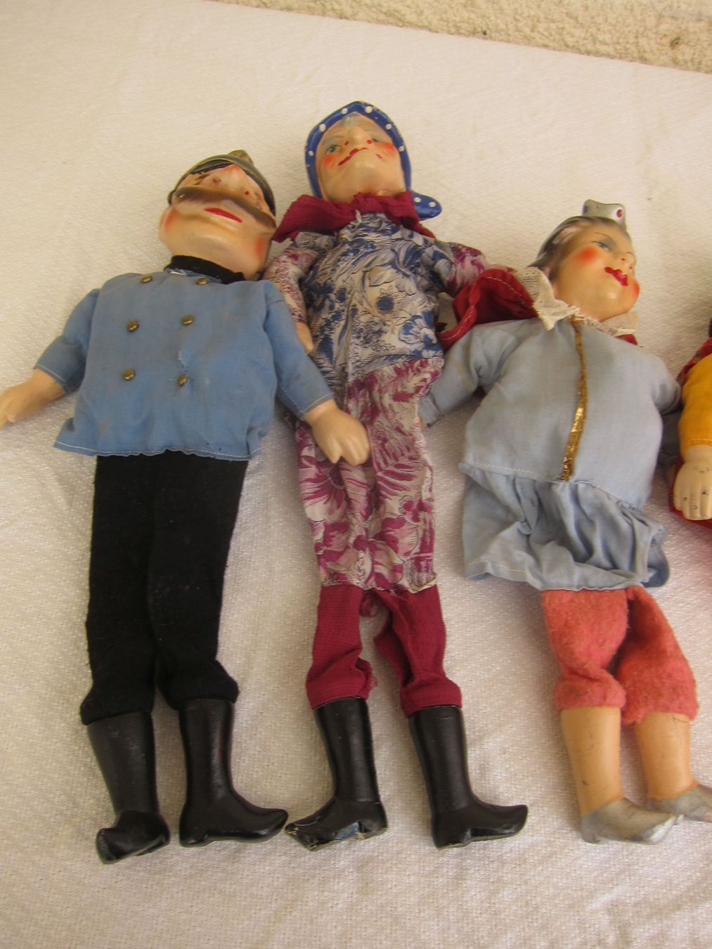 Spielzeuge: 6 Handspielpuppen – Gebraucht aus Regensdorf von Eri8057 1