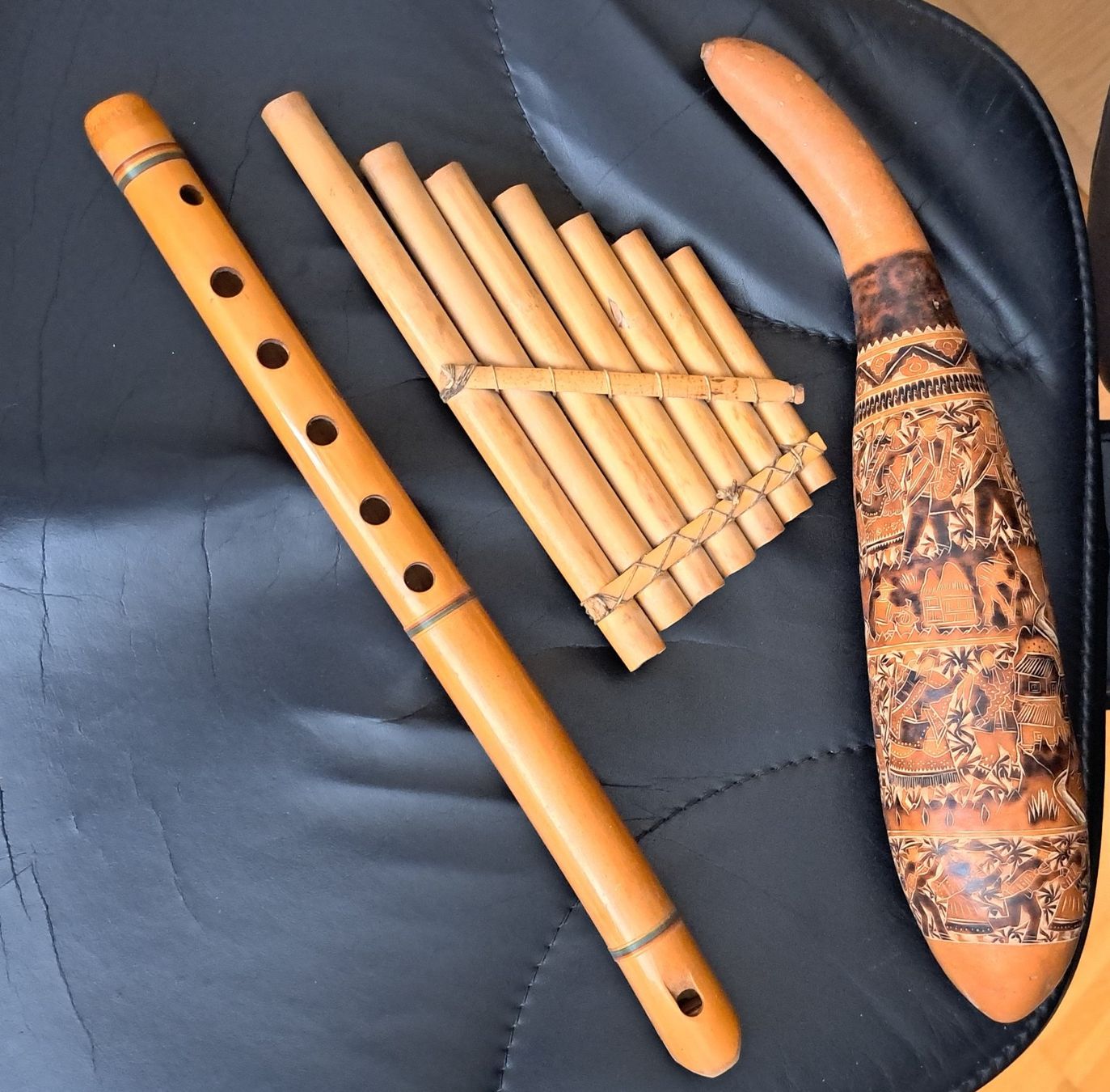 Strumenti musicali: Flöte, Panflöte und Kürbis Maraca Peru – Usato da Schlieren venduto da Rcaliforni
