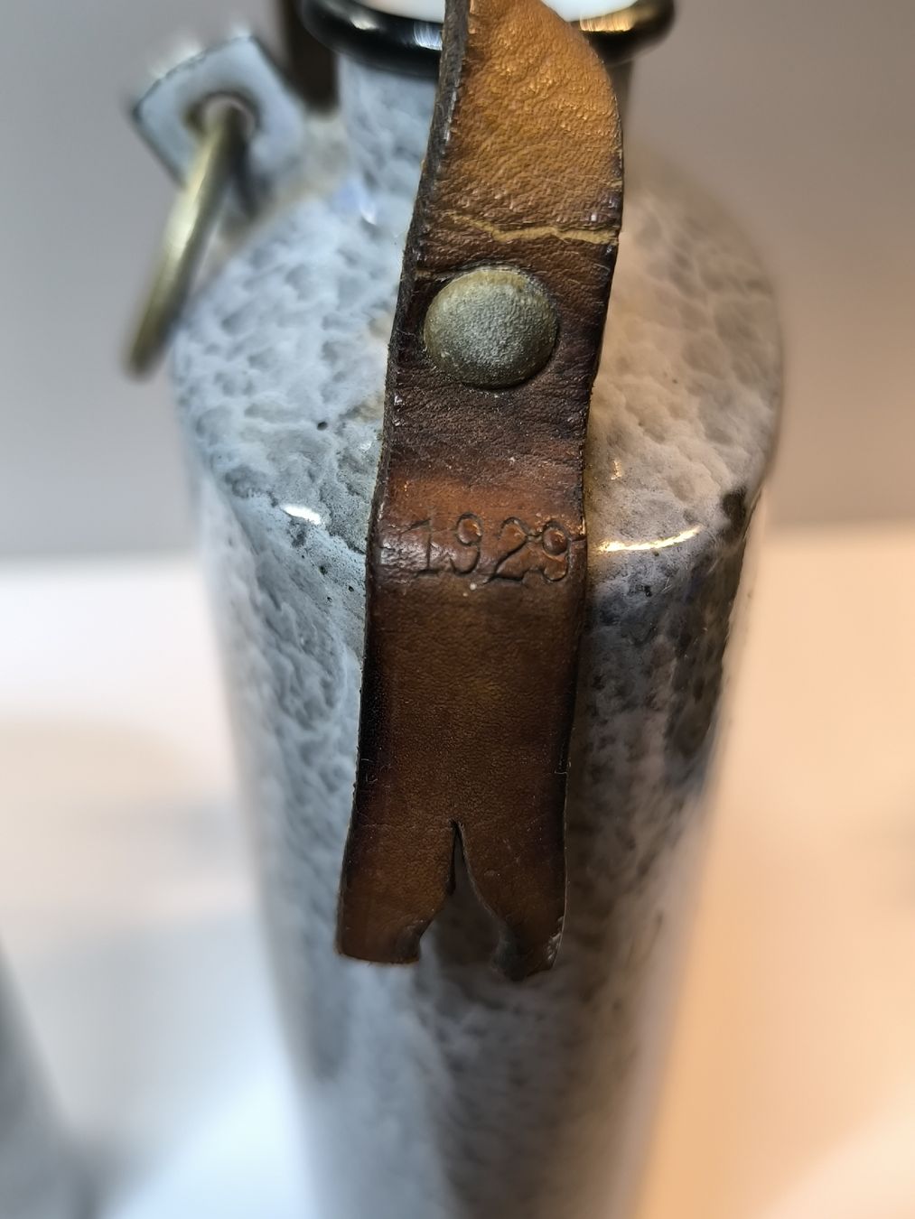 Schweizer Armee Bottiglie: Feldflasche Emaille 1929 mit Kaduceus-Stempel – Usato da Boniswil venduto da ilk_qkq5 2