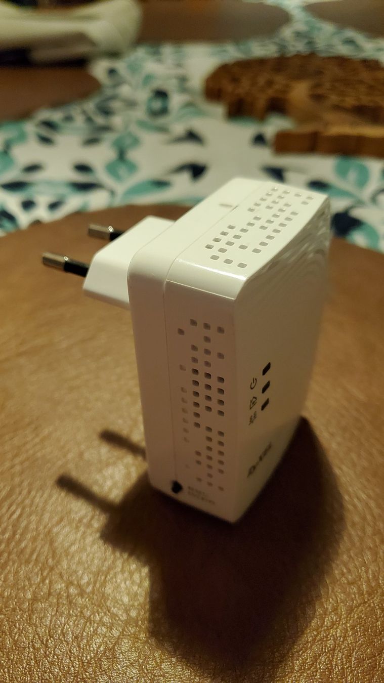 Zyxel Laufwerke & Adapter: ZyXEL 500 Mb/s Powerline Adapter – Gebraucht aus Courtaman von Silb