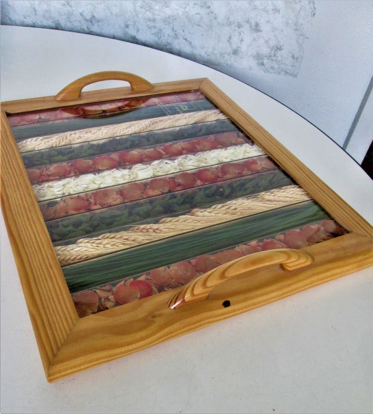 Piatti di portata: Tablett Joly Marion aus Holz und Plexiglas – Usato da Sementina venduto da babucia 3