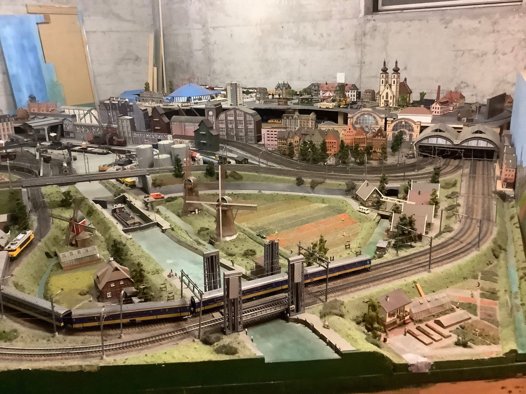 Modellini di ferrovie: Holländer-Anlage – Usato da Allmendingen b. BE venduto da Rabenfamilie 1