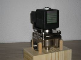 Elektromagnetventil 3/4 Zoll Chem.-Nickel 24 bis 230 Volt