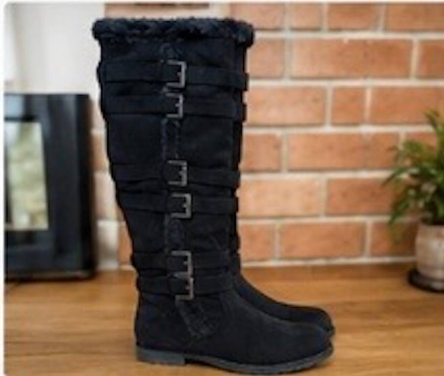 Scarpe da donna: Vends longues bottes fourrée femme  – Usato da Crans VS venduto da cei_qws7 1