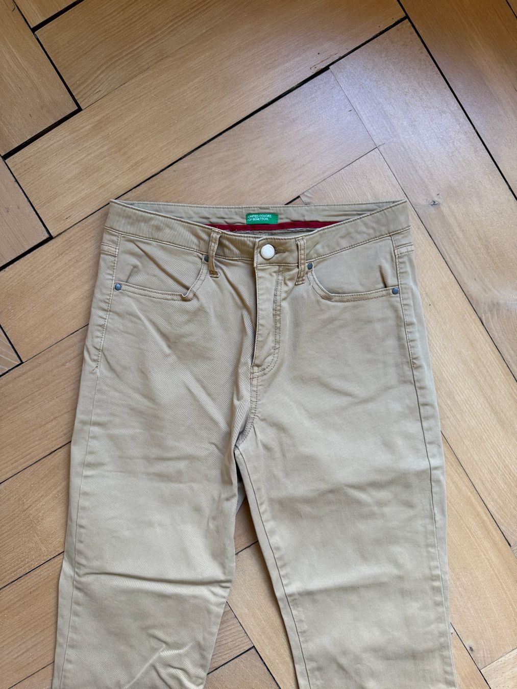 Benetton Pantalons: BENETTON - 7/8 Hose beige 36 – D'occasion à Zürich par Diazaio 1