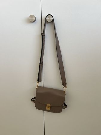 Umhängetasche Coccinelle Leder taupe, guter Zustand