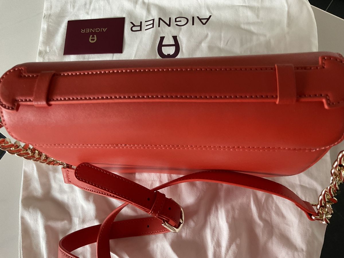 Aigner Borse da donna: neue Aigner Umhängetasche – Nuovo e nell'imballaggio originale da Arbon venduto da Grandino 1