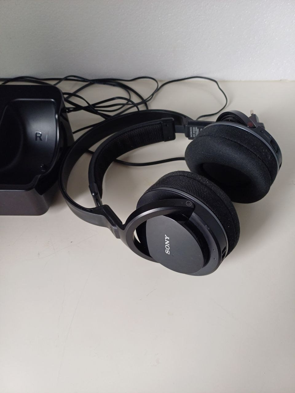 Sony Cuffie: Sony RF MDR-RF855RK Kabellose Kopfhörer – Usato da Bern venduto da Yunkom 2
