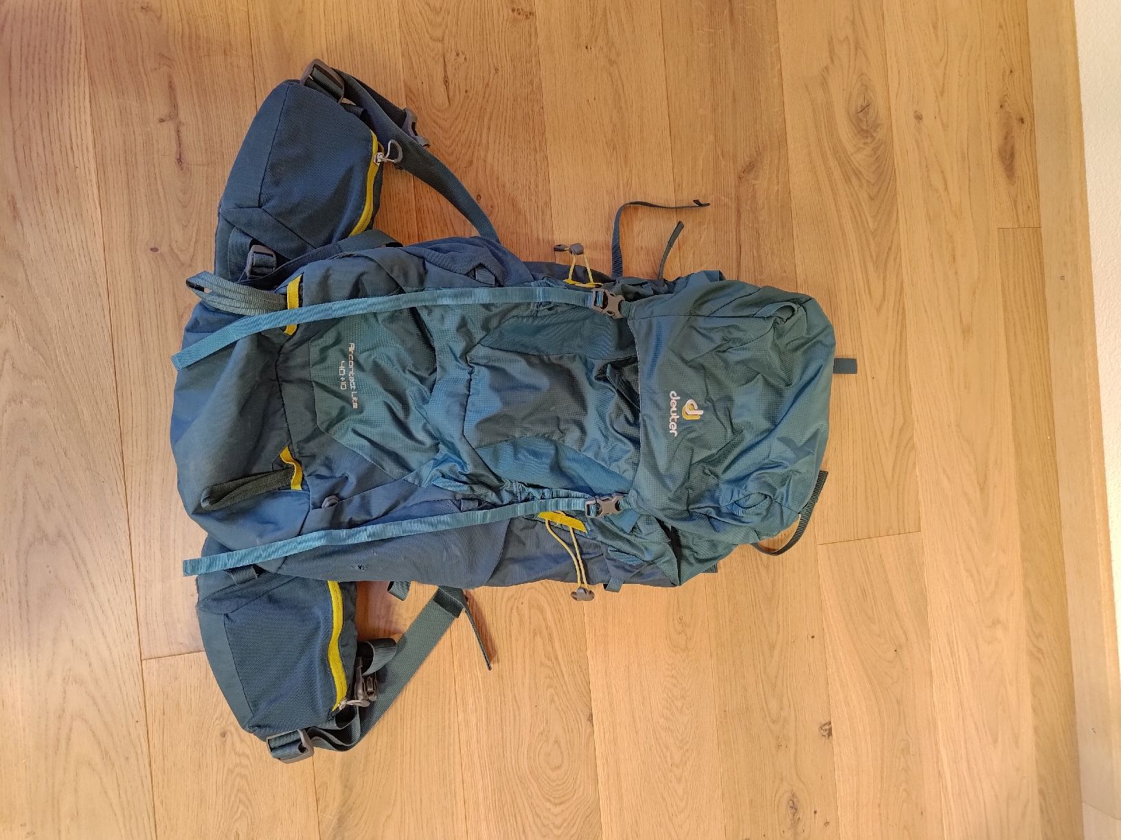 Zaini: Deuter Aircontact Light 40+10 Liter  – Usato da Bäretswil venduto da Re.We. 2