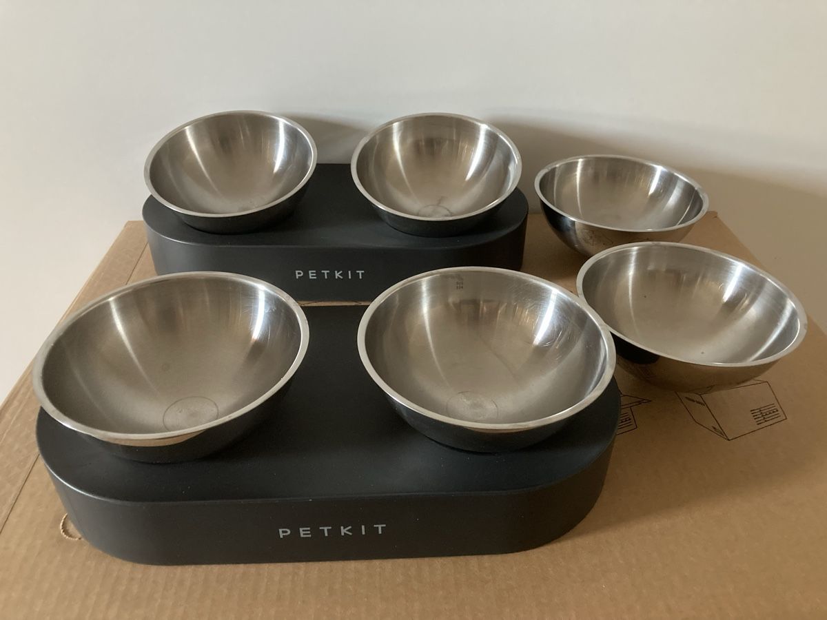 Petkit Futter: 2x Petkit Futterstation mit Edelstahlschalen – Gebraucht aus Urtenen - Schönbühl von vtr_l4nd