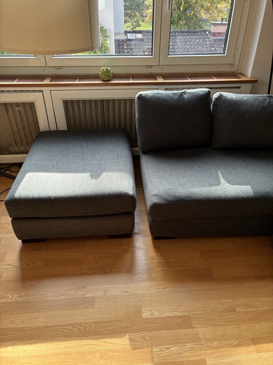 Sofas: Grosses dunkelgraues Ecksofa mit Ottomane – D'occasion à Zürich par bas_x7l7 4