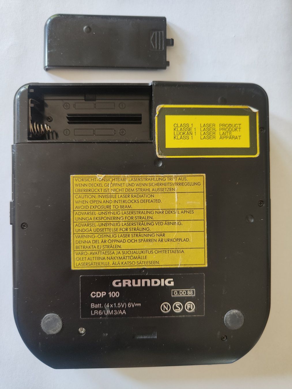 Grundig Tragbarer Mediaplayer: Grundig CD player CDP 100 – Defekt aus Gland von Pi-Oh 4