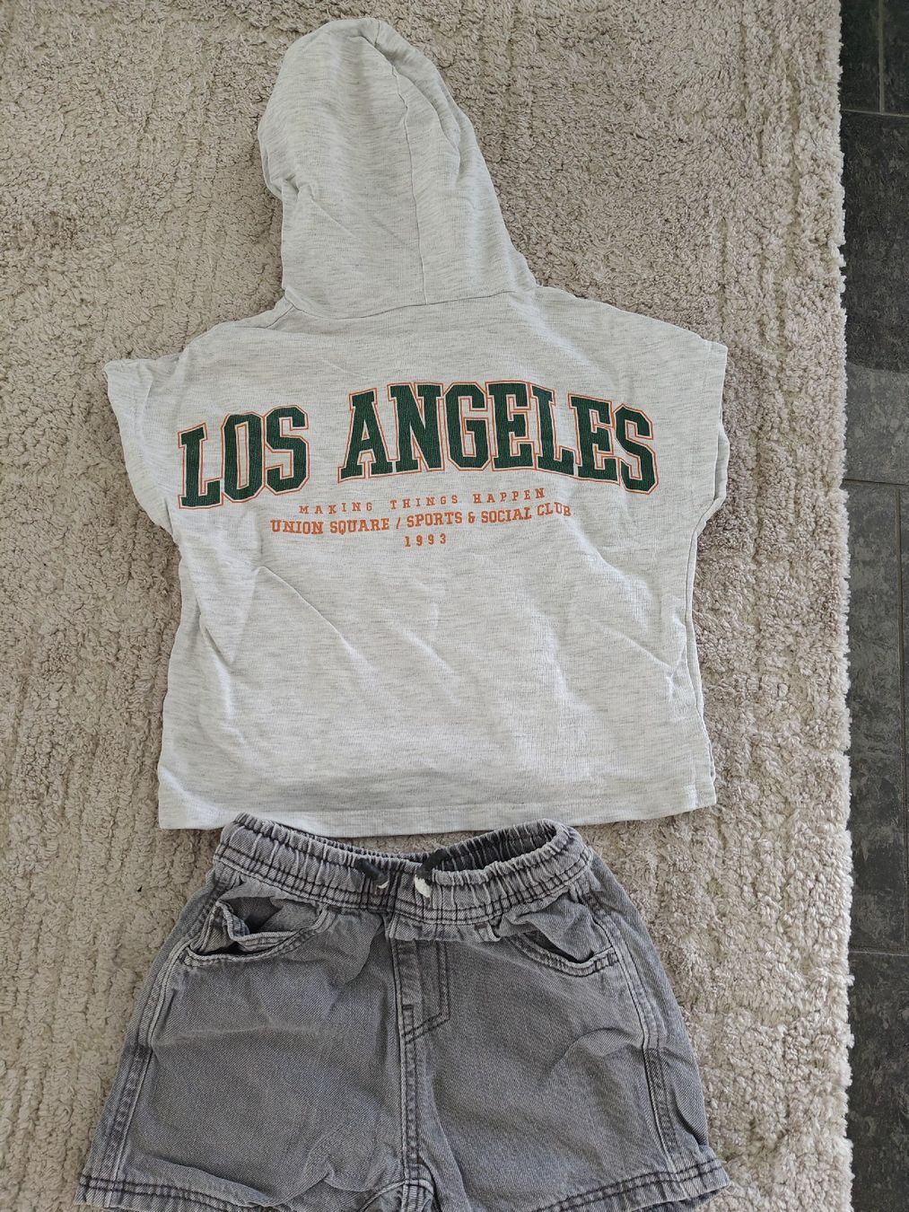 Zara Kleiderpakete & -sets: Ensemble short et sweat à capuche pour garçon Zara – Gebraucht aus Oberburg von Ines2019 1