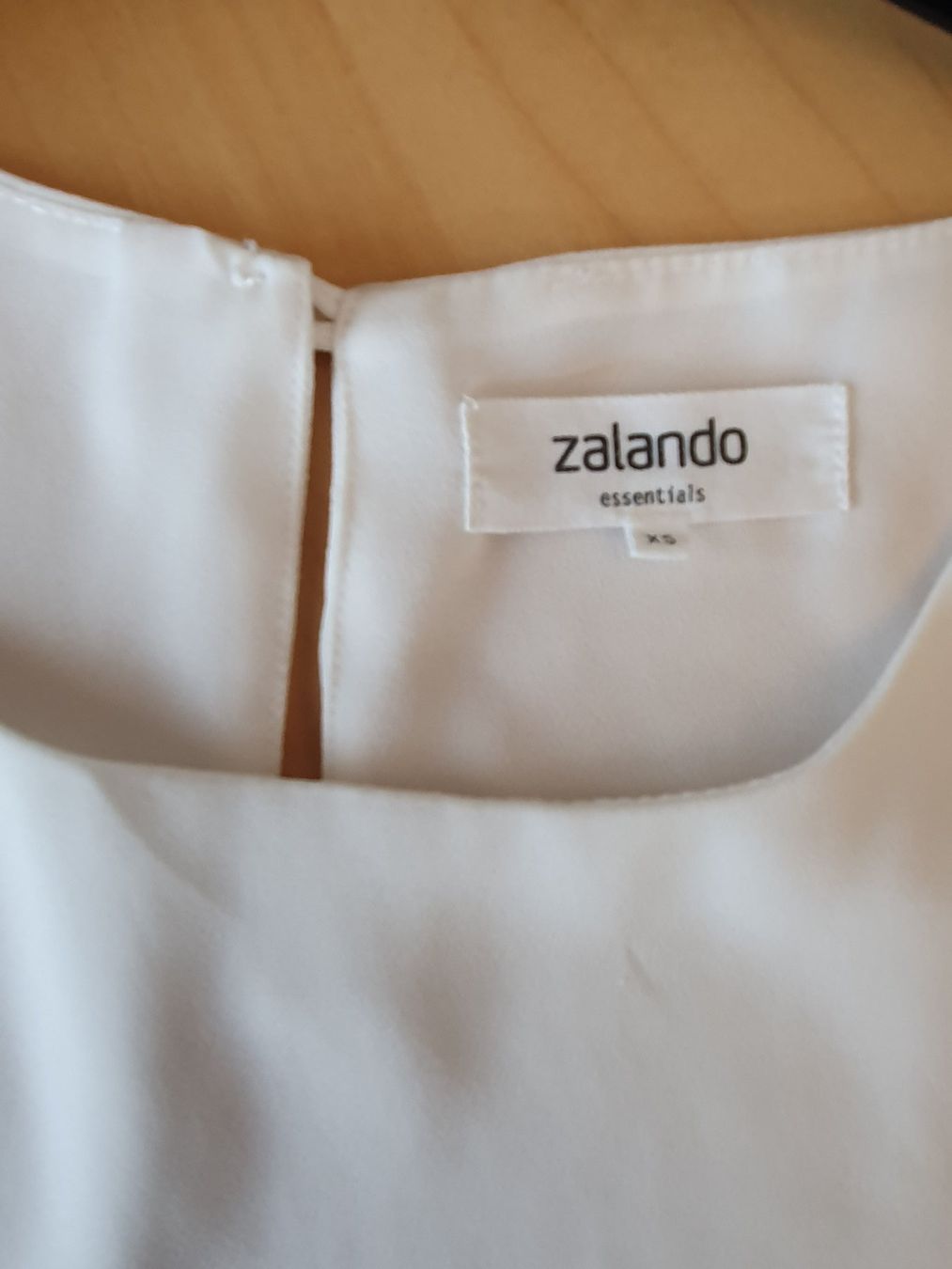 Zalando Tops: Top blanc Zalando taille XS – Gebraucht aus Courroux von sv235 2