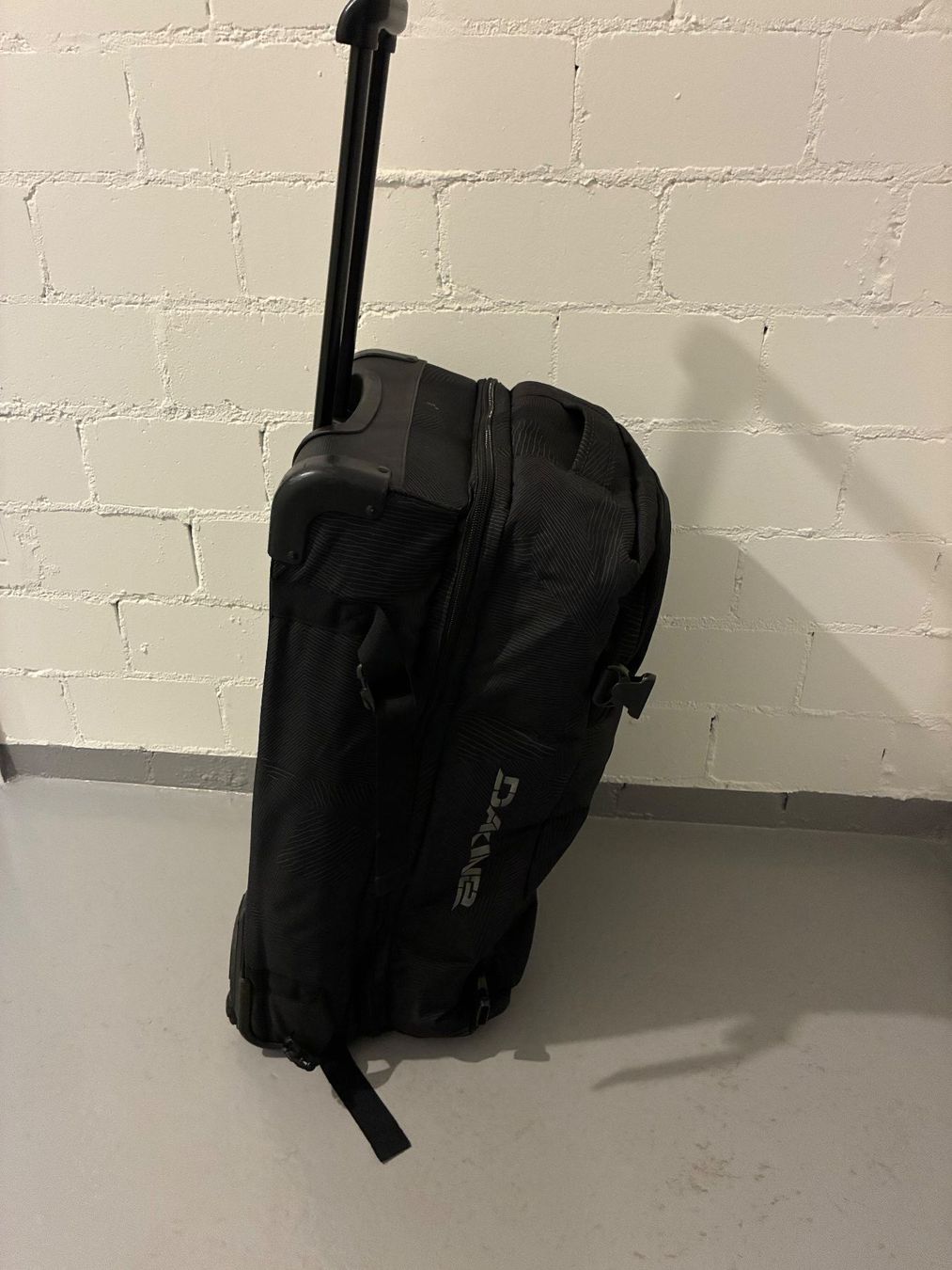 Dakine Valises de voyage: Dakine Reiserollkoffer – D'occasion à Wädenswil par Jhirzel 2