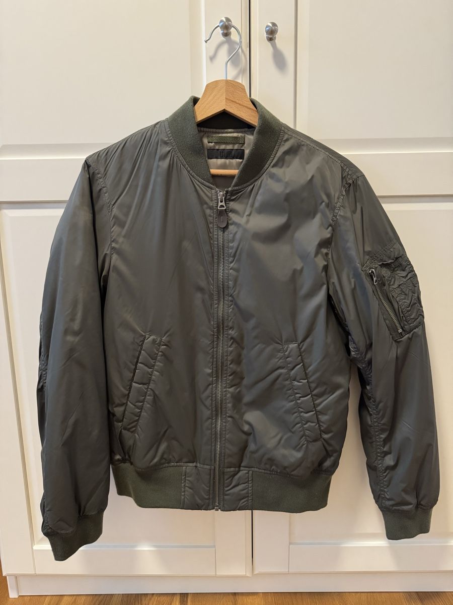 Uniqlo Jacken: Uniqlo Bomberjacke. Gr. S – Gebraucht aus Jona von BB42