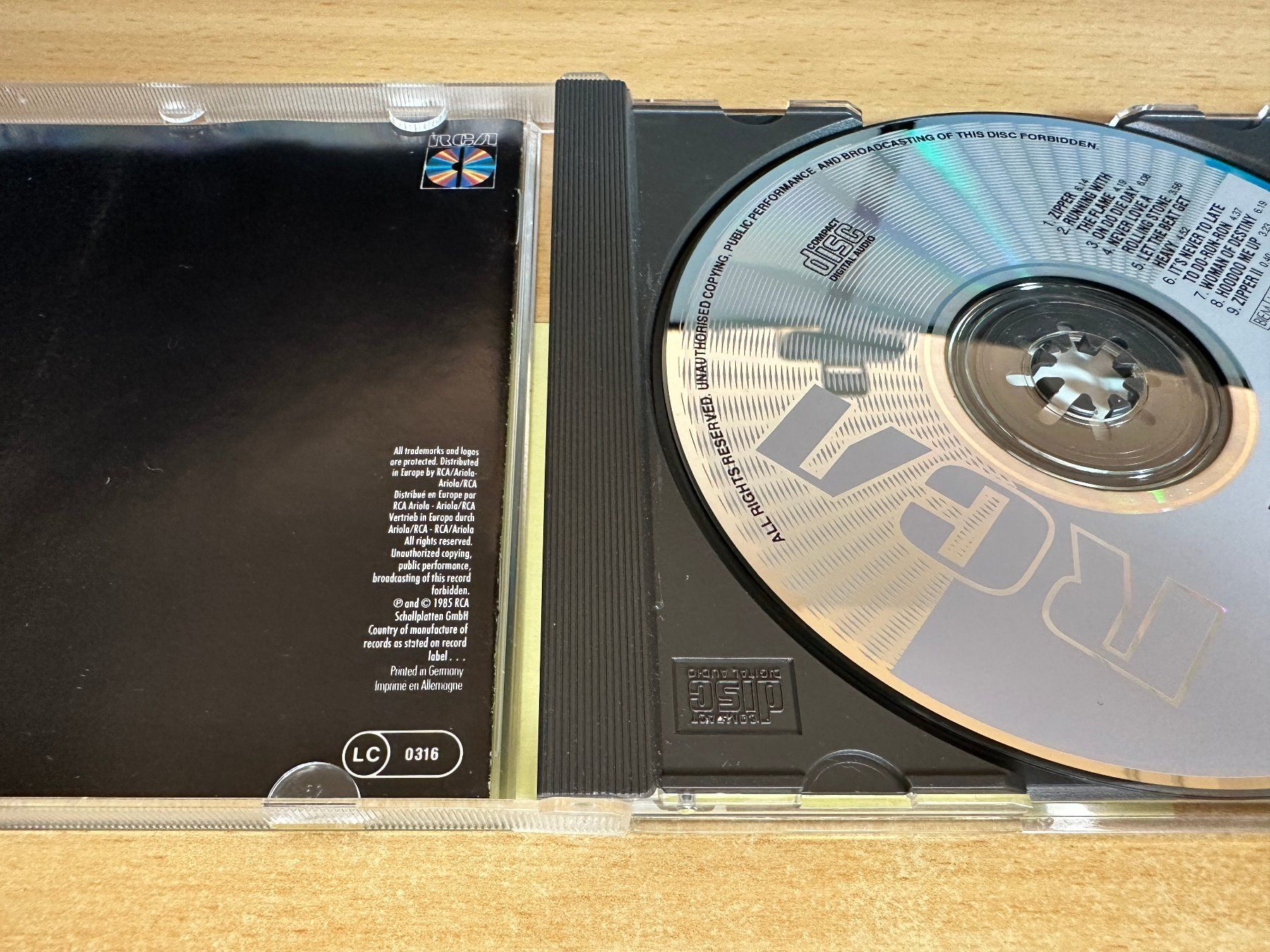 CD: Roger Chapman – Zipper – Usato da Rikon im Tösstal venduto da Alpenmutz 2