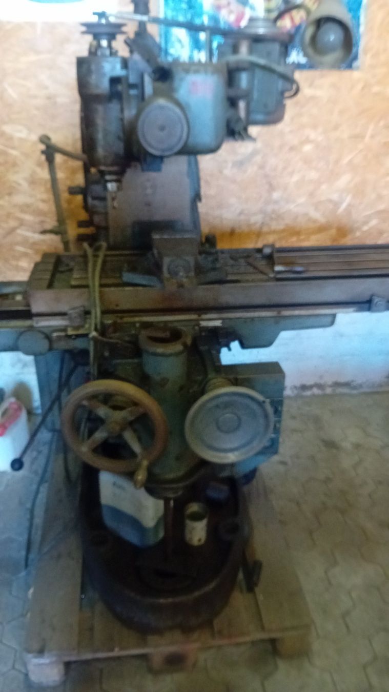 Alle Maschinen: Fräsmaschine / Fraiseuse – Gebraucht aus Daiwil von Huegli_Automobile 2