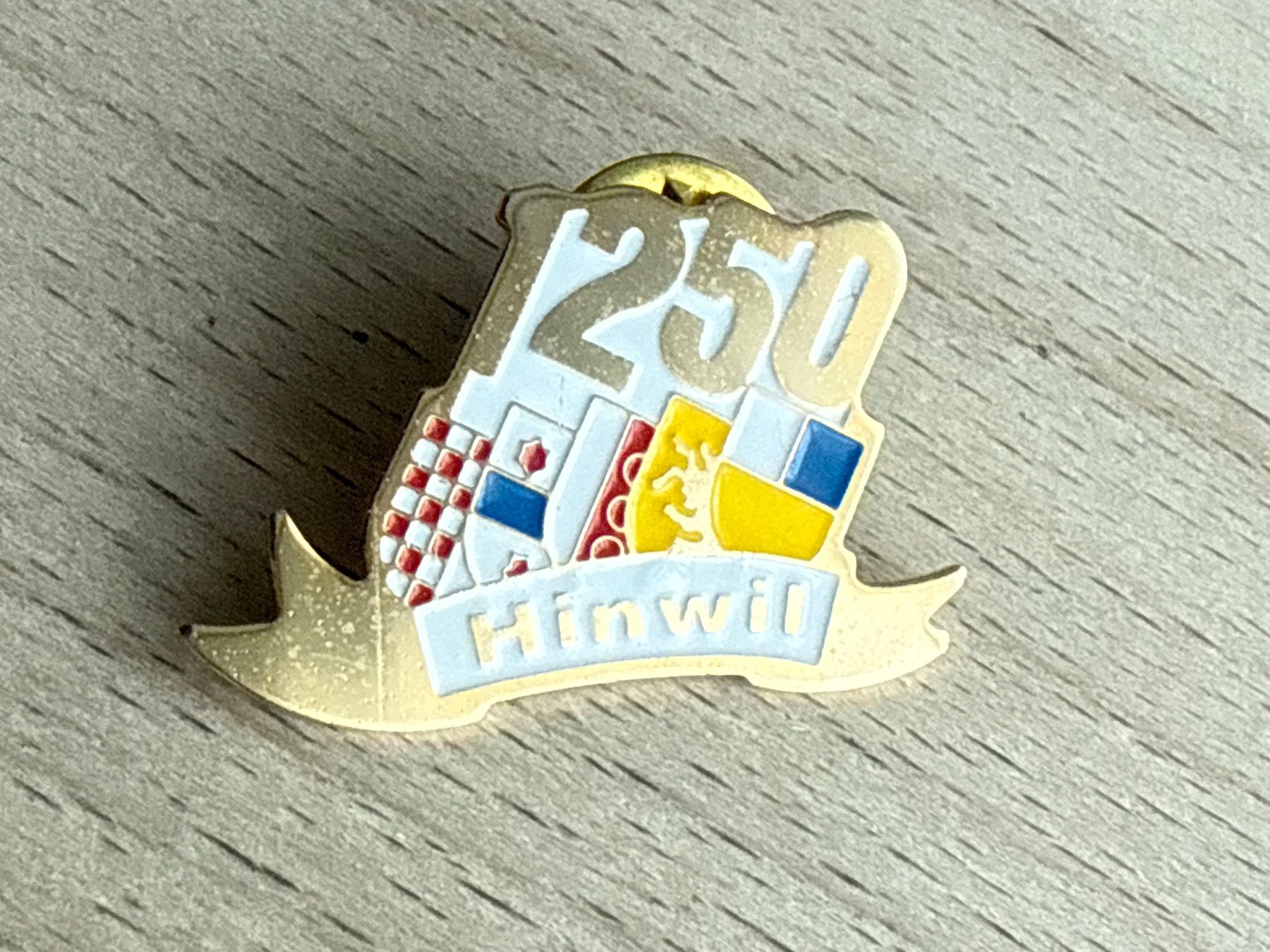 Plaquettes & Badges: Pin Hinwil – D'occasion à Glattbrugg par Schweigmatt