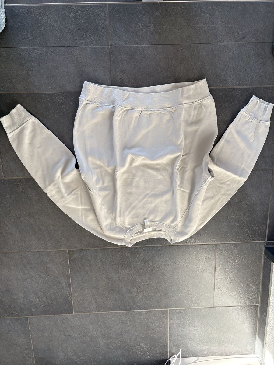 H&M Lotti di vestiti: 4 Pullover, Grösse XS – Usato da Schwarzenbach SG venduto da Manmar 2